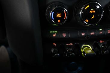 Mini Electric Yours Cooper E — photo 17