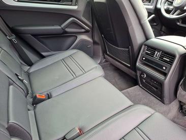 Porsche Cayenne III S — photo 25