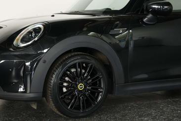 Mini Electric Yours Cooper E — photo 18
