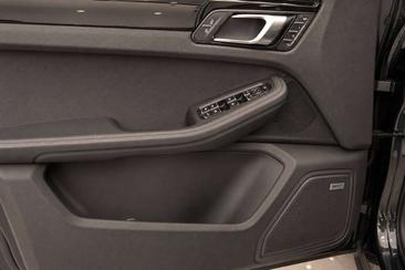 Porsche Macan Electrique S — photo 12