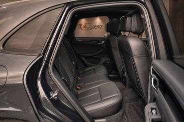Porsche Macan Electrique S — photo 18