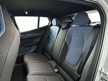 Volvo XC60 — photo 11