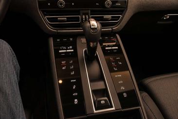 Porsche Macan Electrique S — photo 27