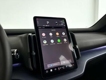 Volvo XC60 — photo 21