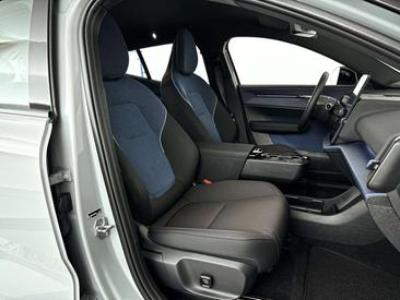 Volvo XC60 — photo 28