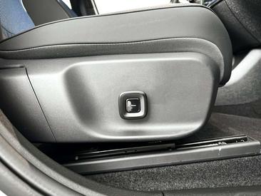 Volvo XC60 — photo 29