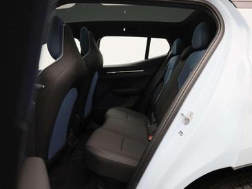 Volvo XC60 — photo 10