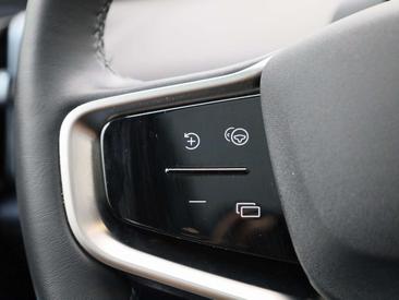 Volvo XC60 — photo 19