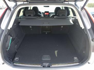 Volvo XC60 T8 Recharge Plus — photo 24