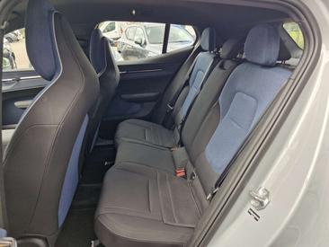 Volvo XC60 — photo 8