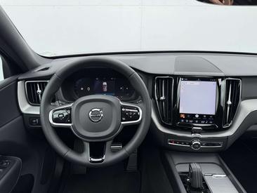 Volvo XC60 B4 Plus — photo 11