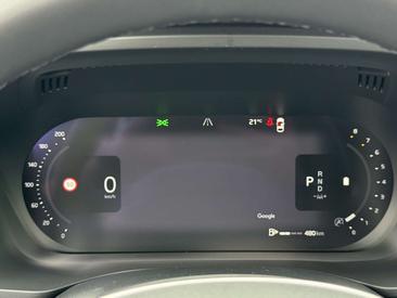 Volvo XC60 B4 Plus — photo 17