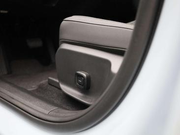 Volvo XC60 — photo 30