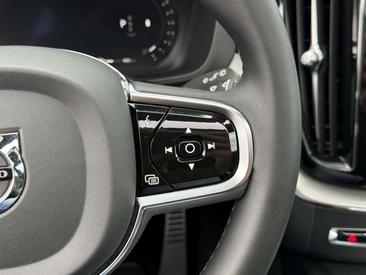 Volvo XC60 B4 Plus — photo 19
