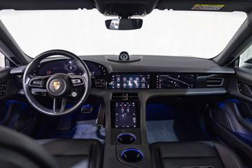 Porsche Taycan — photo 7