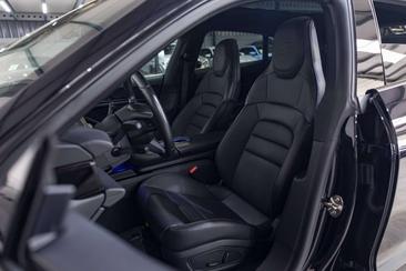 Porsche Taycan — photo 9
