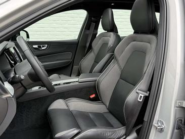 Volvo XC60 B4 Plus — photo 24