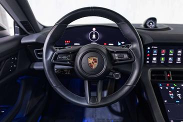 Porsche Taycan — photo 12