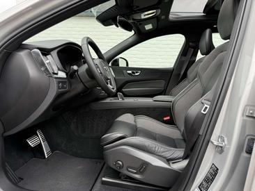 Volvo XC60 B4 Plus — photo 25