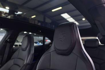 Porsche Taycan — photo 13