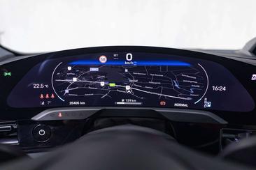 Porsche Taycan — photo 15