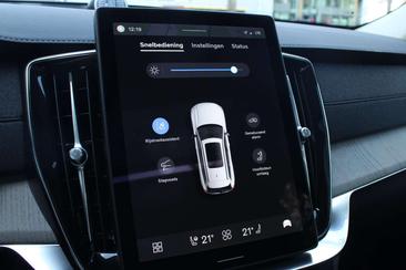 Volvo XC90 T8 Recharge — photo 19