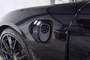 Porsche Taycan — photo 23