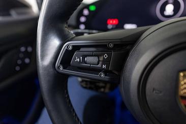 Porsche Taycan — photo 26