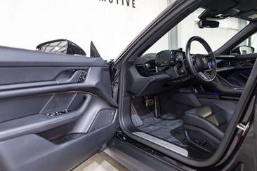 Porsche Taycan — photo 29