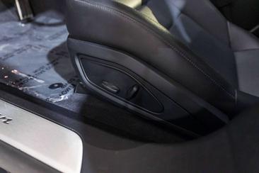 Porsche Taycan — photo 32