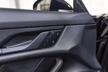 Porsche Taycan — photo 33