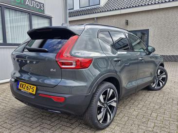 Volvo XC40 B4 Plus — photo 2