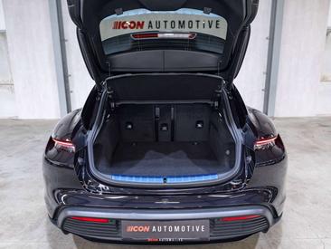Porsche Taycan — photo 50