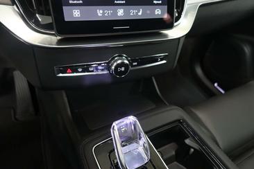 Volvo XC90 T8 Recharge Plus — photo 19