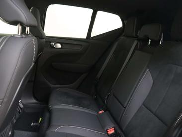 Volvo XC40 B4 Plus — photo 7