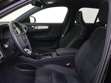 Volvo XC40 B4 Plus — photo 15