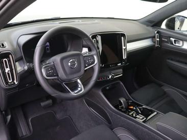 Volvo XC40 B4 Plus — photo 16