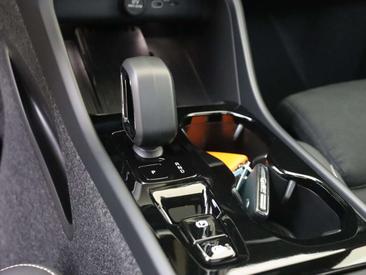 Volvo XC40 B4 Plus — photo 18