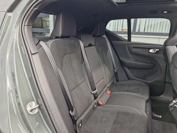Volvo XC40 B4 Plus — photo 18