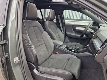 Volvo XC40 B4 Plus — photo 19