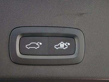 Volvo XC40 B4 Plus — photo 33