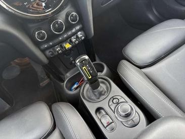 Mini Electric Cooper SE — photo 11