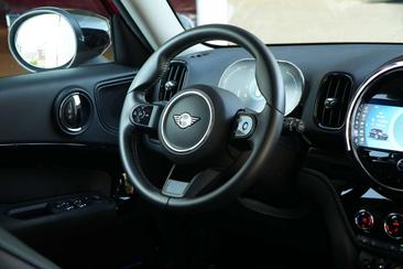 Mini Countryman COOPER SE — photo 9