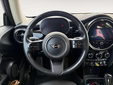 Mini Electric Cooper SE — photo 12
