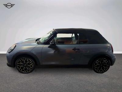 Mini Cabrio Favoured Cooper