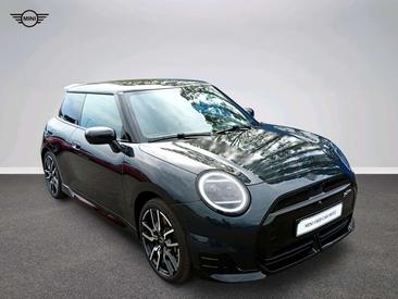 Mini Cooper SE JCW — photo 12