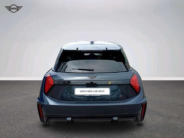 Mini Cooper SE JCW — photo 17