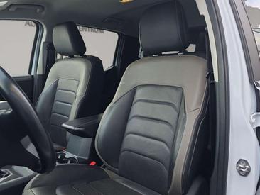Volkswagen Amarok — photo 8