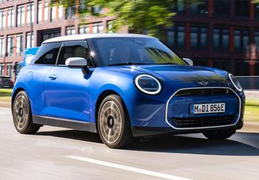 Mini Cabrio John Cooper Works — photo 3