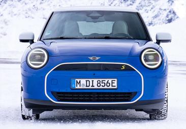 Mini Cabrio John Cooper Works — photo 5